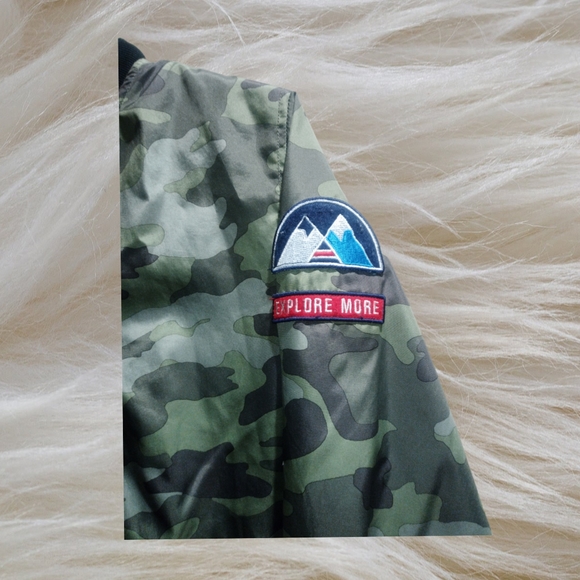 👣4/$20 ~Camouflage Print Reversible Bomber Jacket - Picture 3 of 6